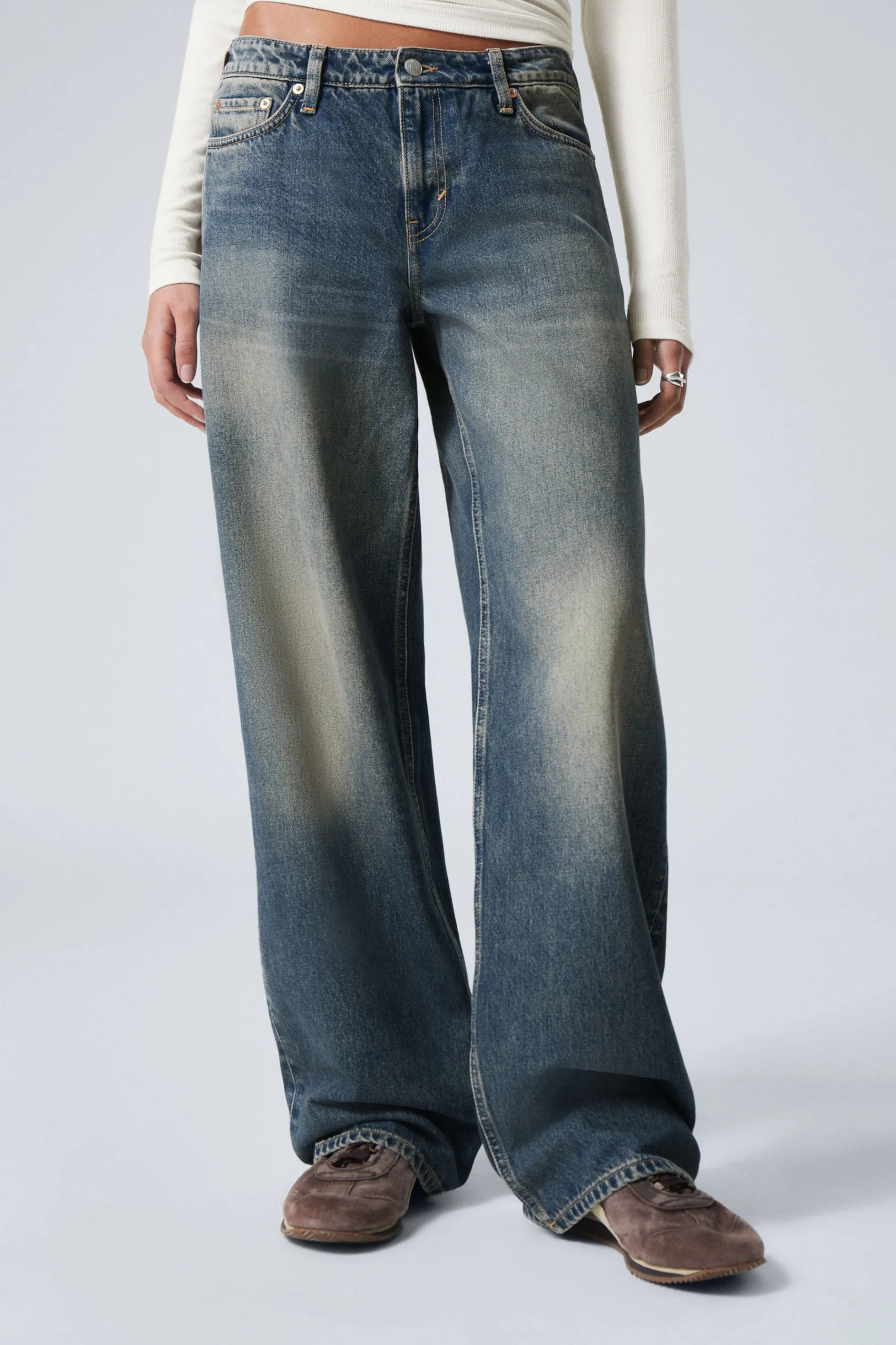 Weekday AMPLE LOW WAIST LOOSE WIDE LEG JEANS>DAMES Jeans