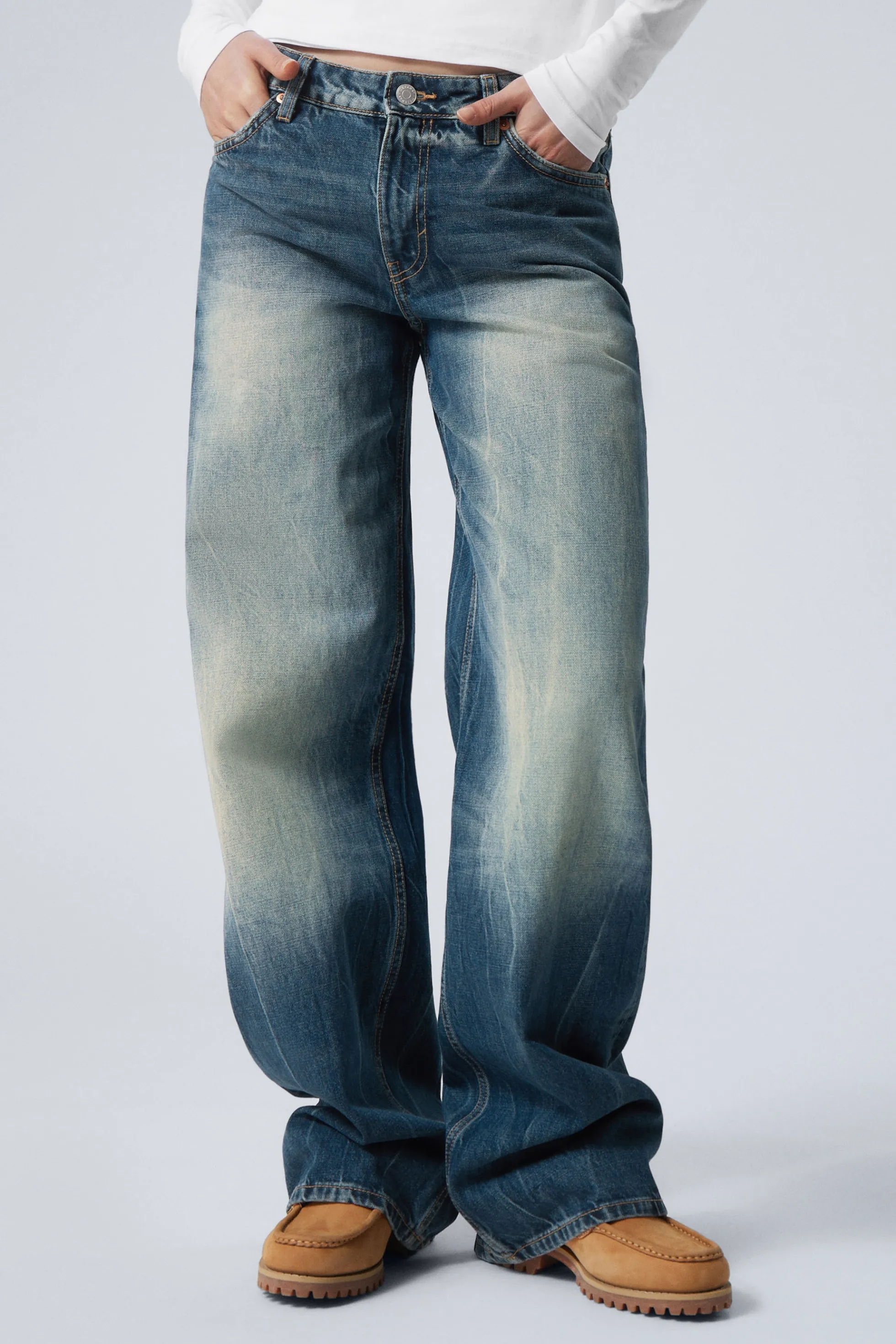 Weekday AMPLE LOW WAIST LOOSE WIDE LEG JEANS>DAMES Jeans