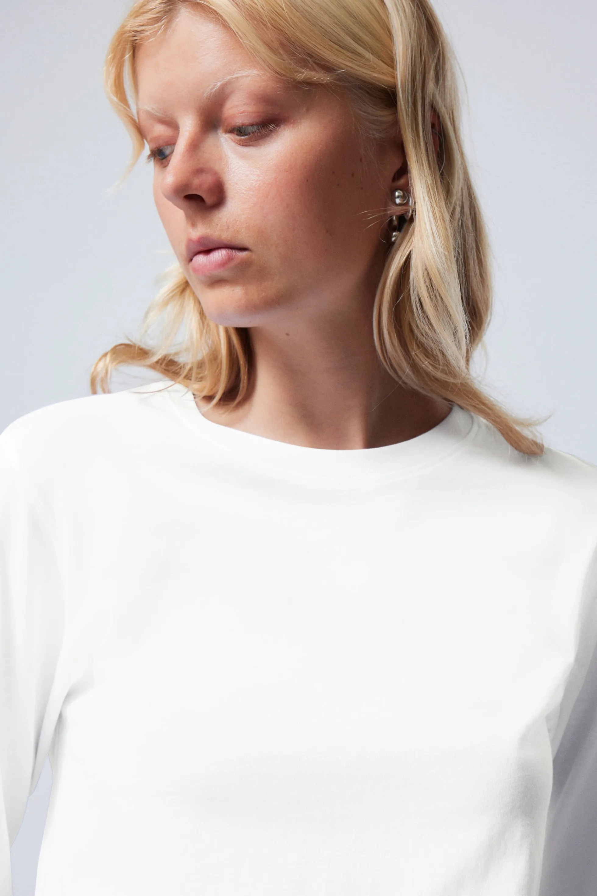 Weekday ESSENCE STANDAARD TOP MET LANGE MOUWEN>DAMES Basics