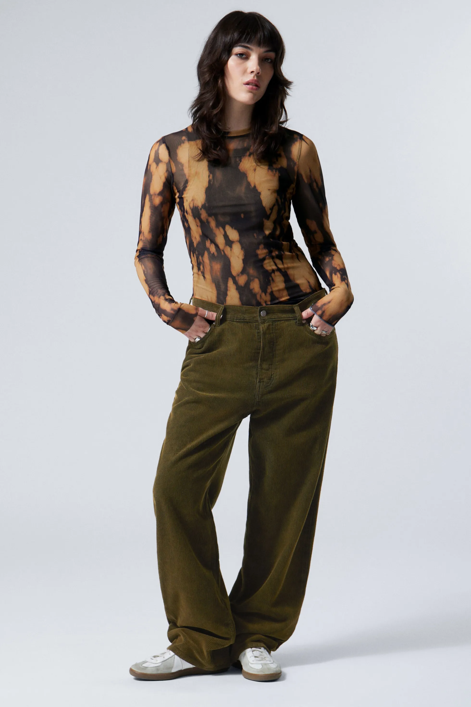 Weekday GALAXY LOSSE CORDUROY BROEK MET RECHTE PIJPEN>Heren Broeken