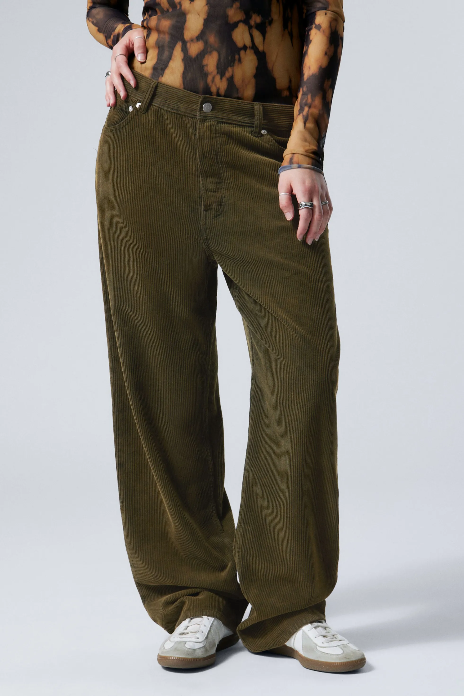 Weekday GALAXY LOSSE CORDUROY BROEK MET RECHTE PIJPEN>Heren Broeken