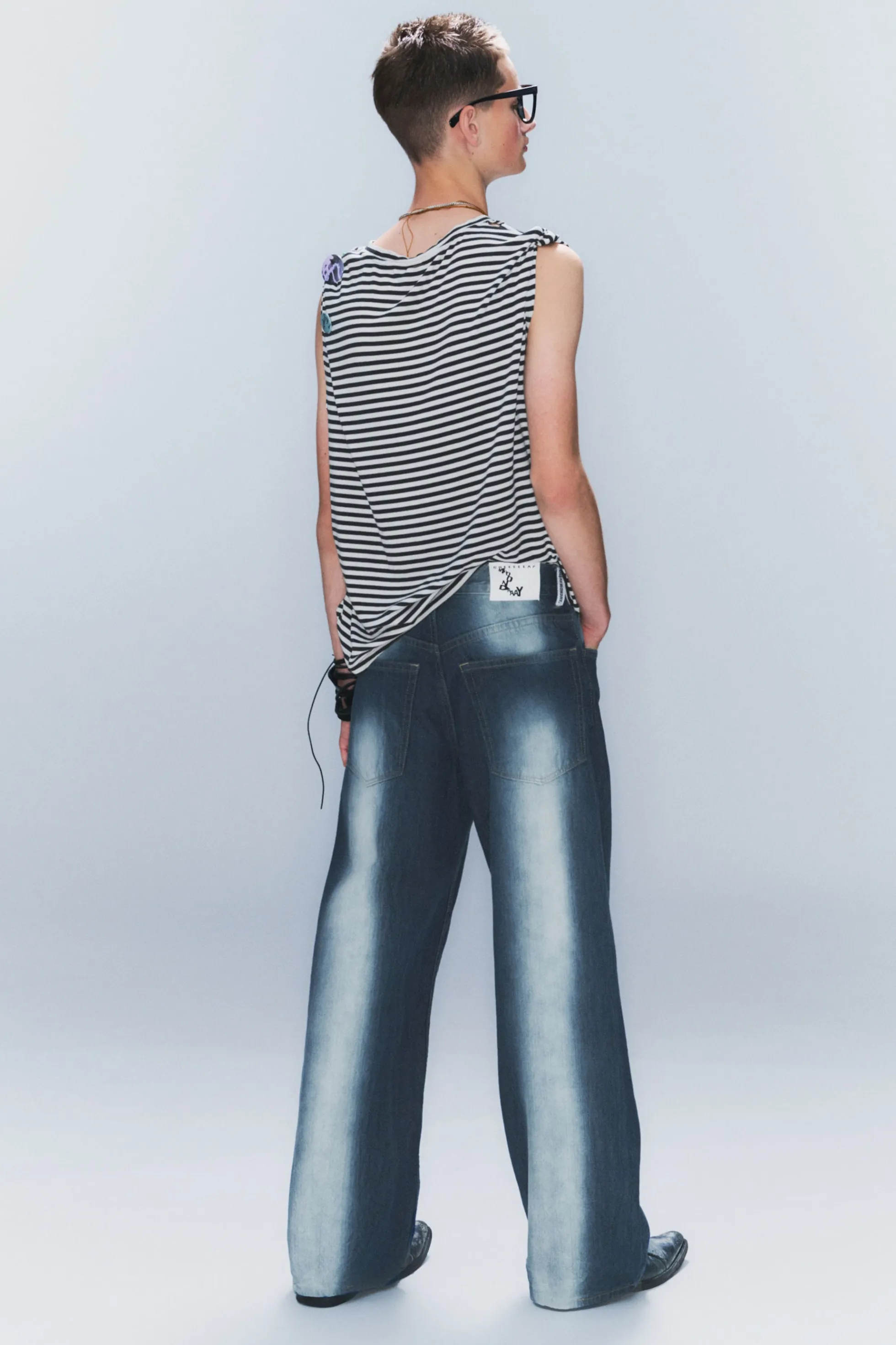 Weekday LOOSER JEANS MET NORMALE TAILLE EN WIJDE PIJPEN>Heren Jeans