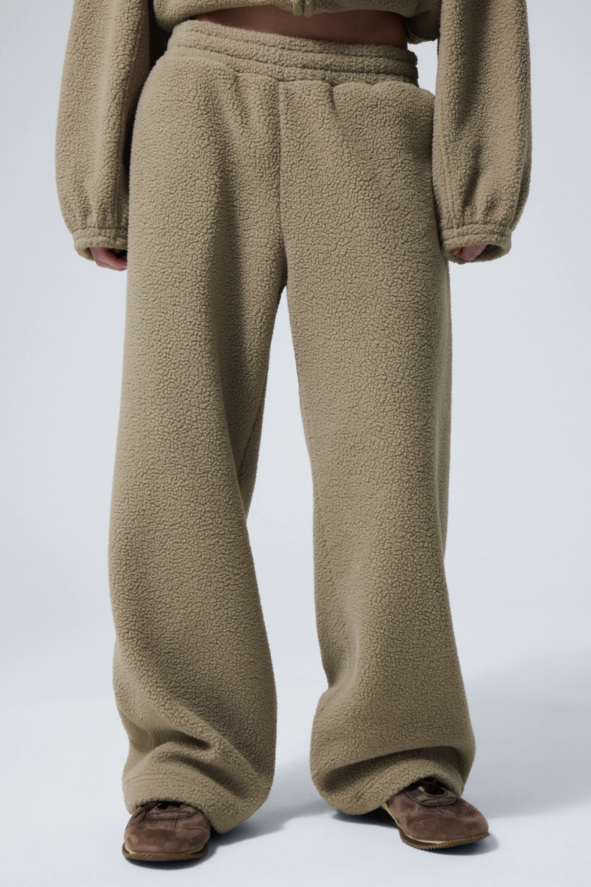 Weekday LOSVALLENDE FLEECE BROEK>DAMES Broeken