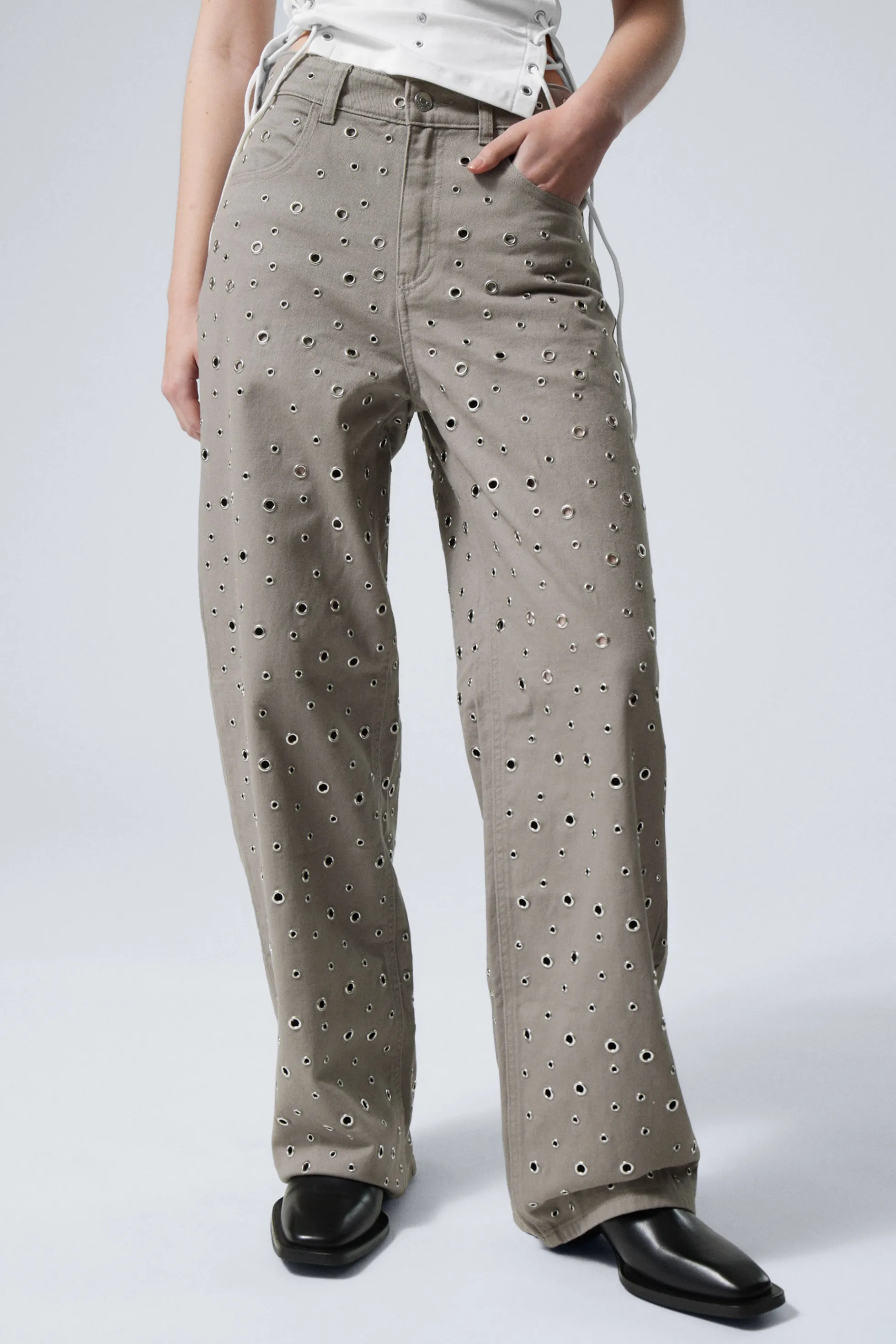 Weekday LOW WAIST LOOSE WIDE LEG EYELET TWILL TROUSERS>DAMES Broeken