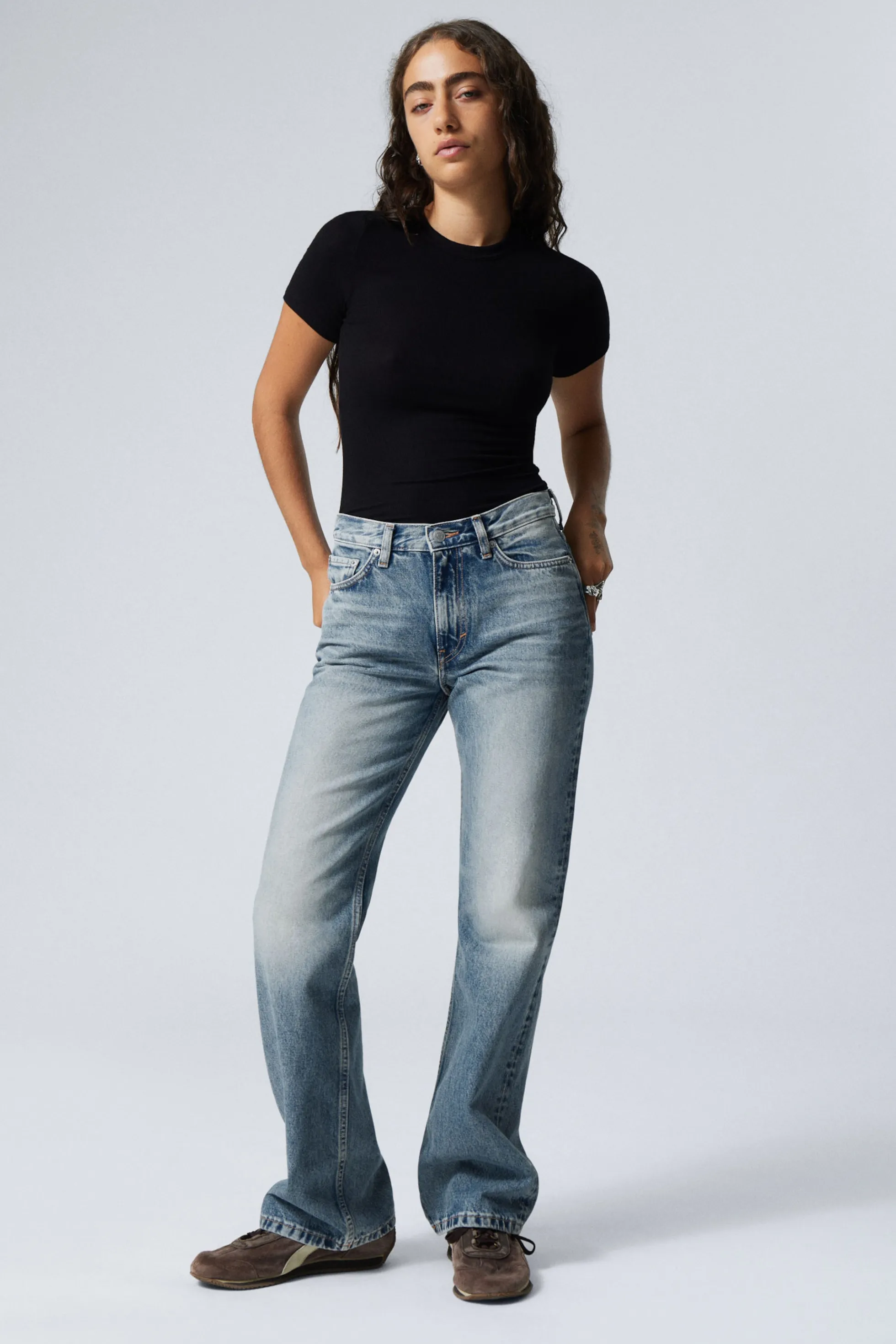 Weekday MOON MID WAIST REGULAR BOOTCUT LEG JEANS>DAMES Jeans