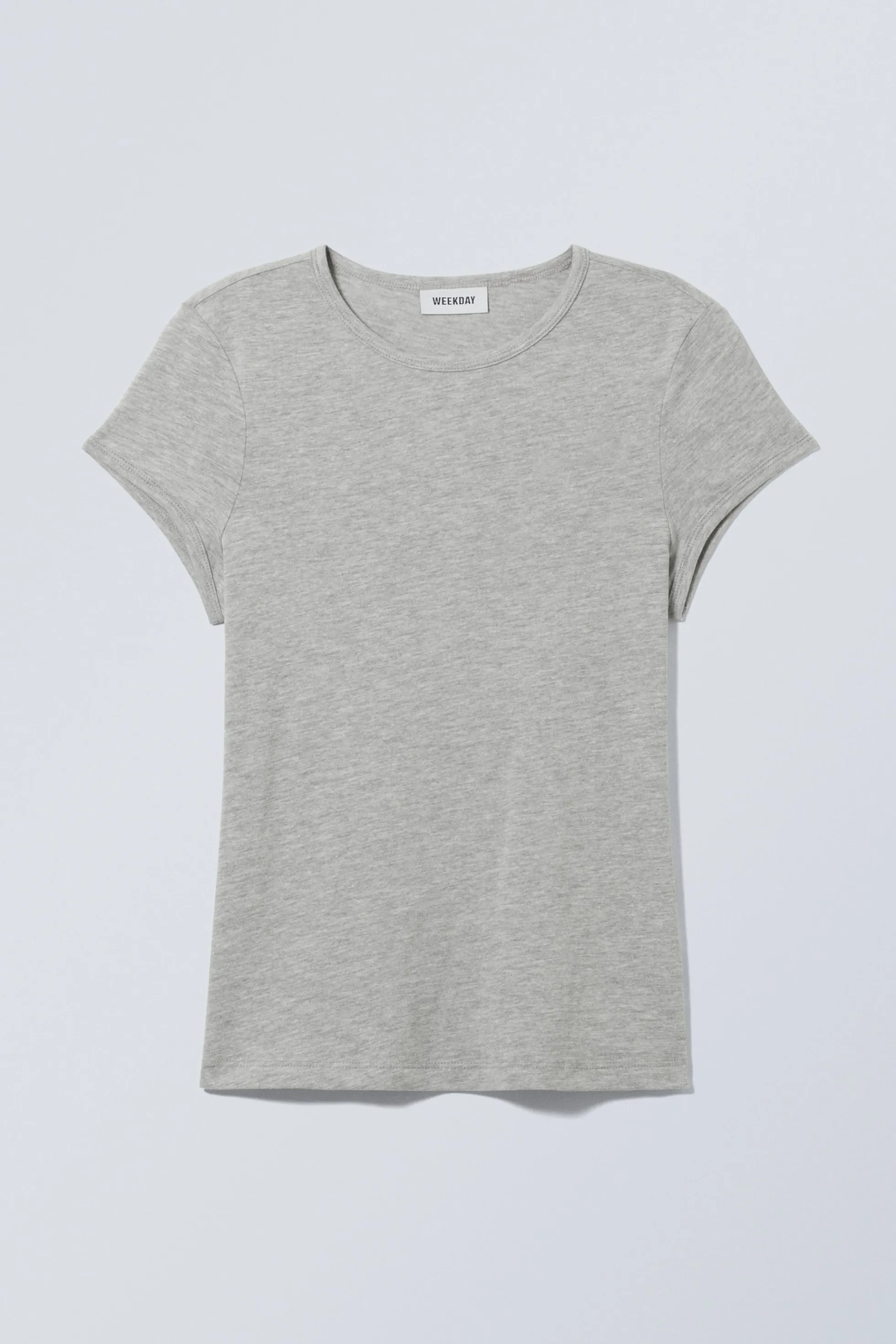 Weekday NAUWSLUITEND T-SHIRT MET KORTE MOUWEN>DAMES Basics | T-Shirts