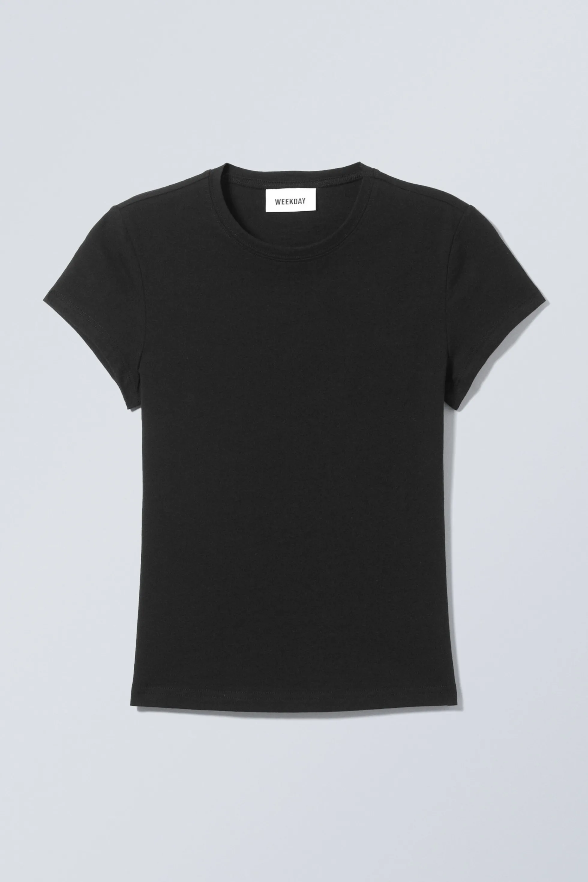 Weekday NAUWSLUITEND T-SHIRT MET KORTE MOUWEN>DAMES Basics | T-Shirts