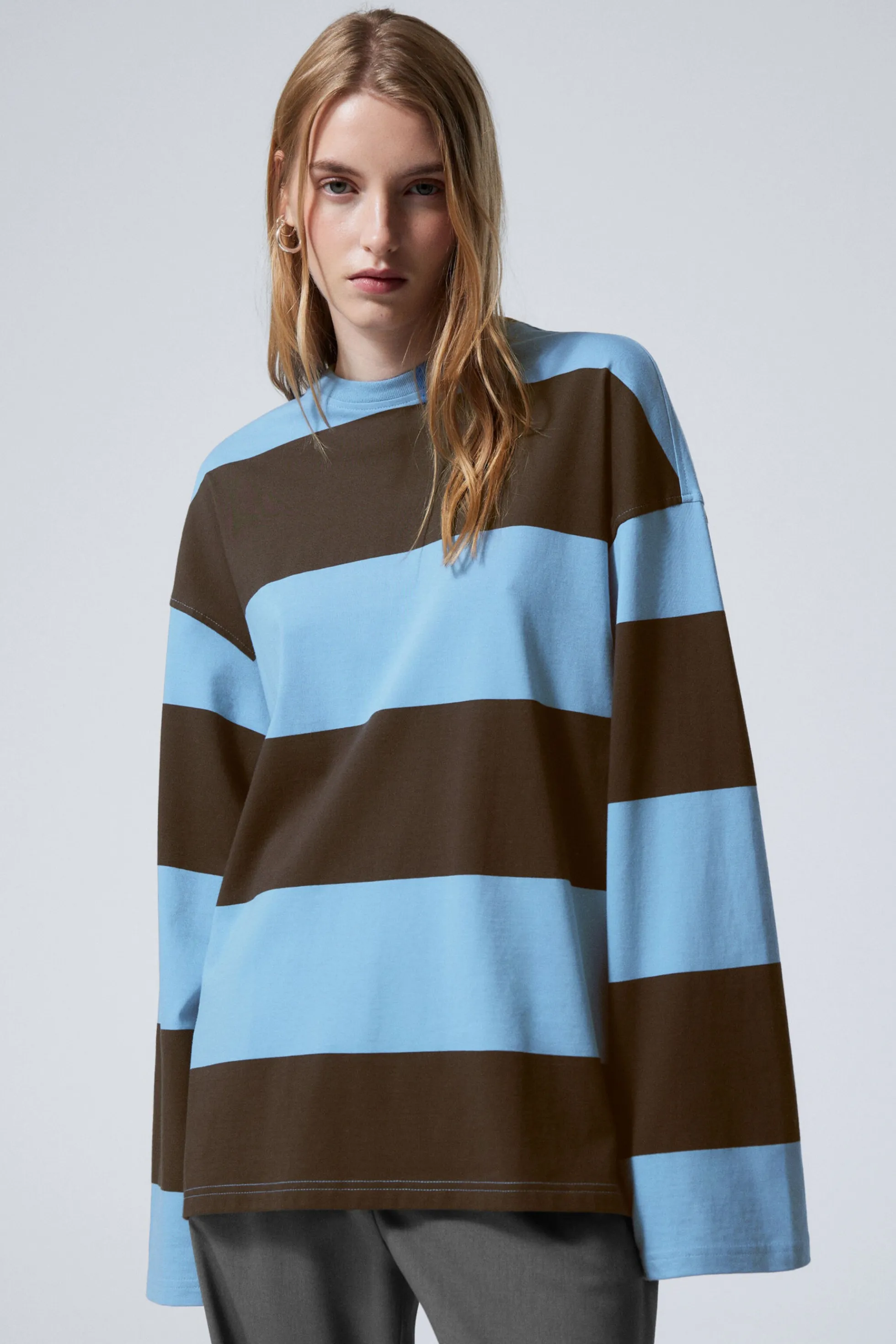 Weekday OVERSIZED KATOENEN T-SHIRT MET LANGE MOUWEN>DAMES Tops