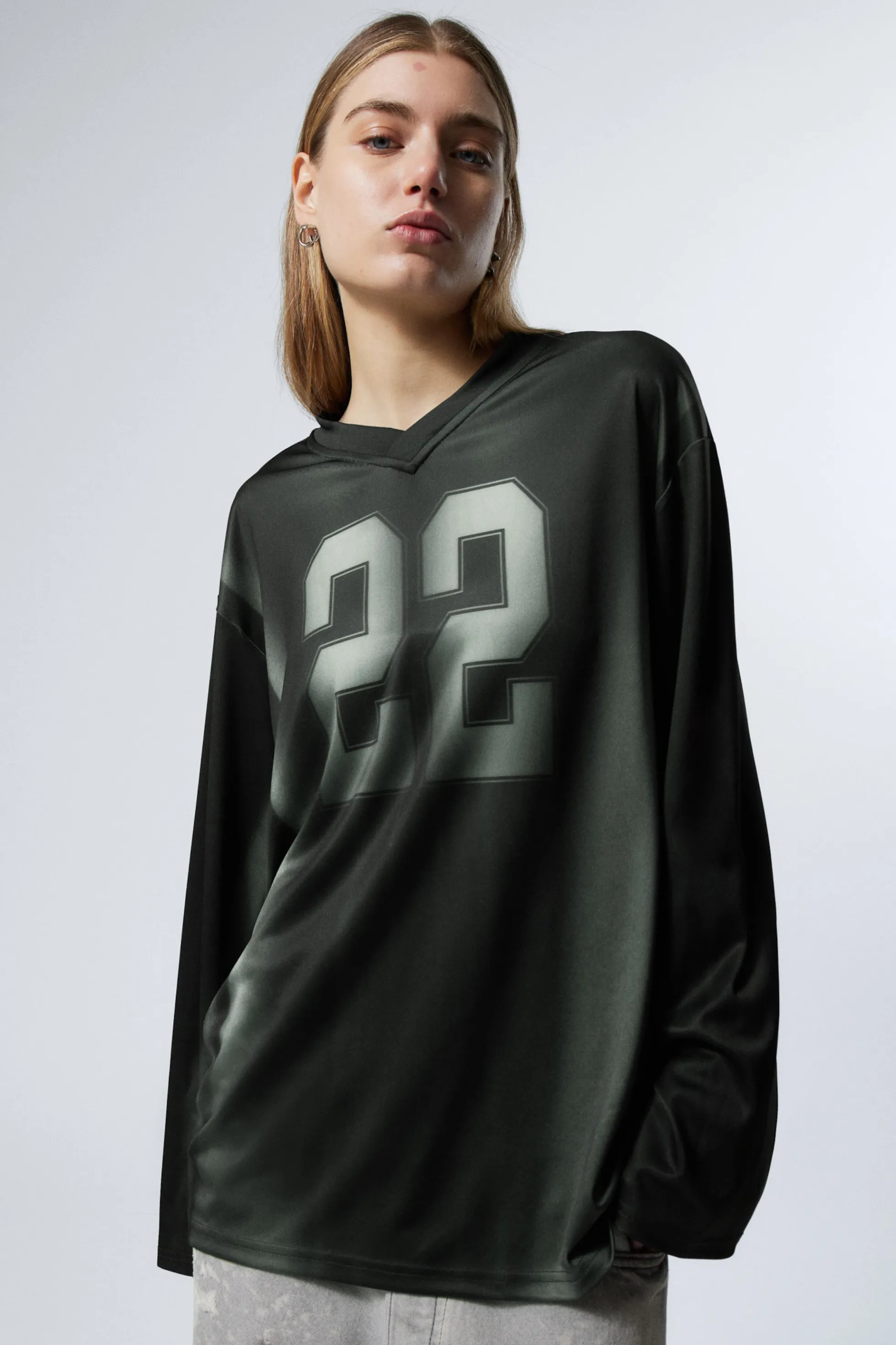 Weekday OVERSIZED SPORTIEF T-SHIRT MET LANGE MOUWEN>DAMES Tops