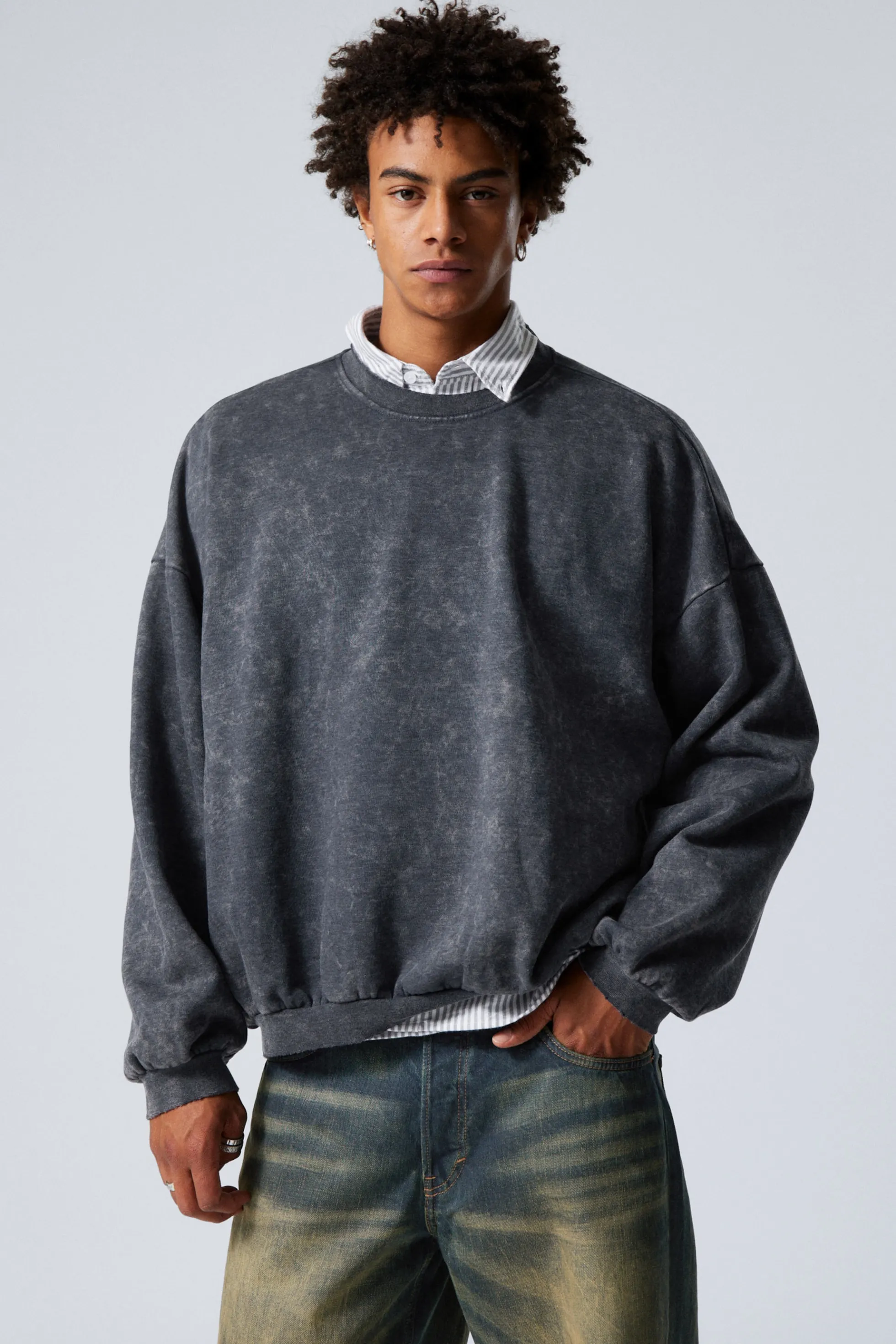 Weekday OVERSIZED SWEATSHIRT MET LANGE MOUWEN>Heren Sweatshirts