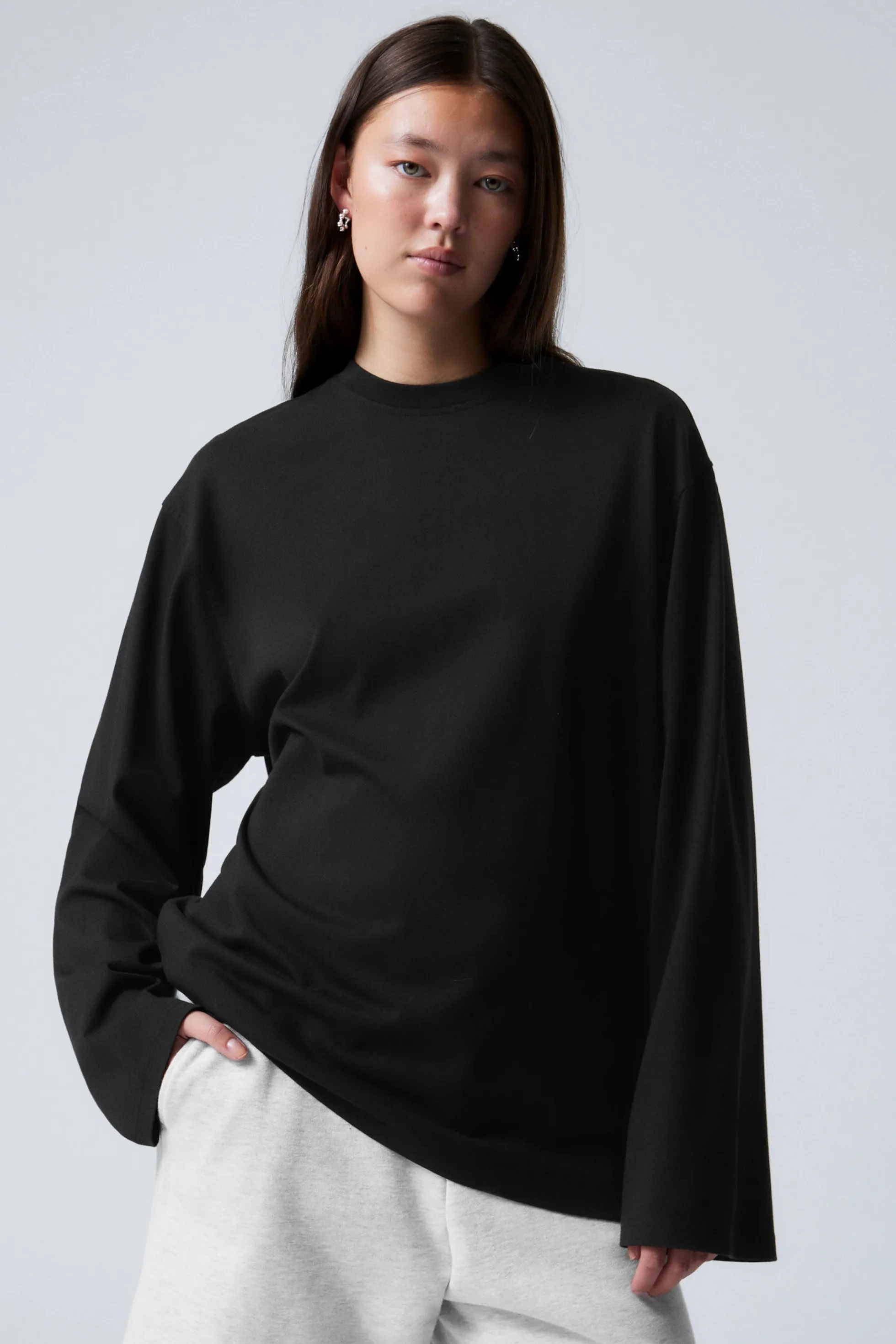 Weekday OVERSIZED T-SHIRT MET LANGE MOUWEN>DAMES Basics | Tops