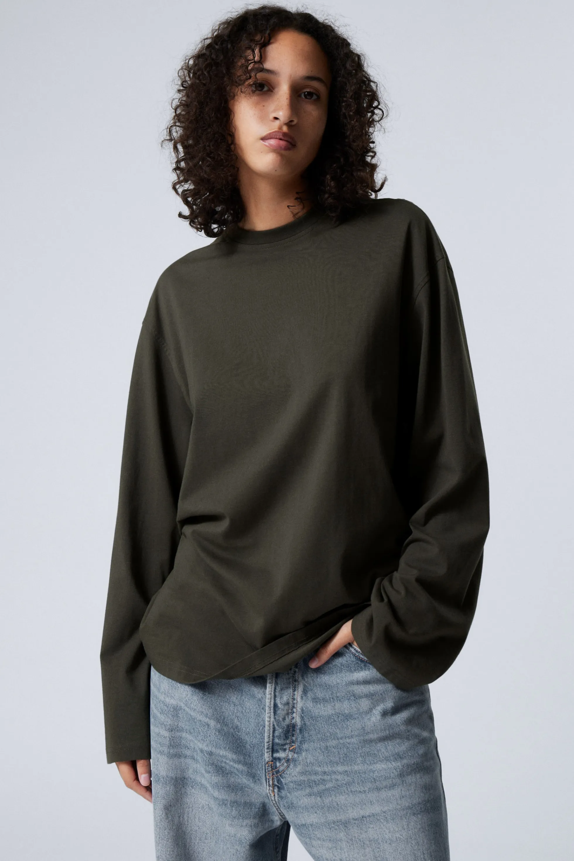 Weekday OVERSIZED T-SHIRT MET LANGE MOUWEN>DAMES Basics | Tops