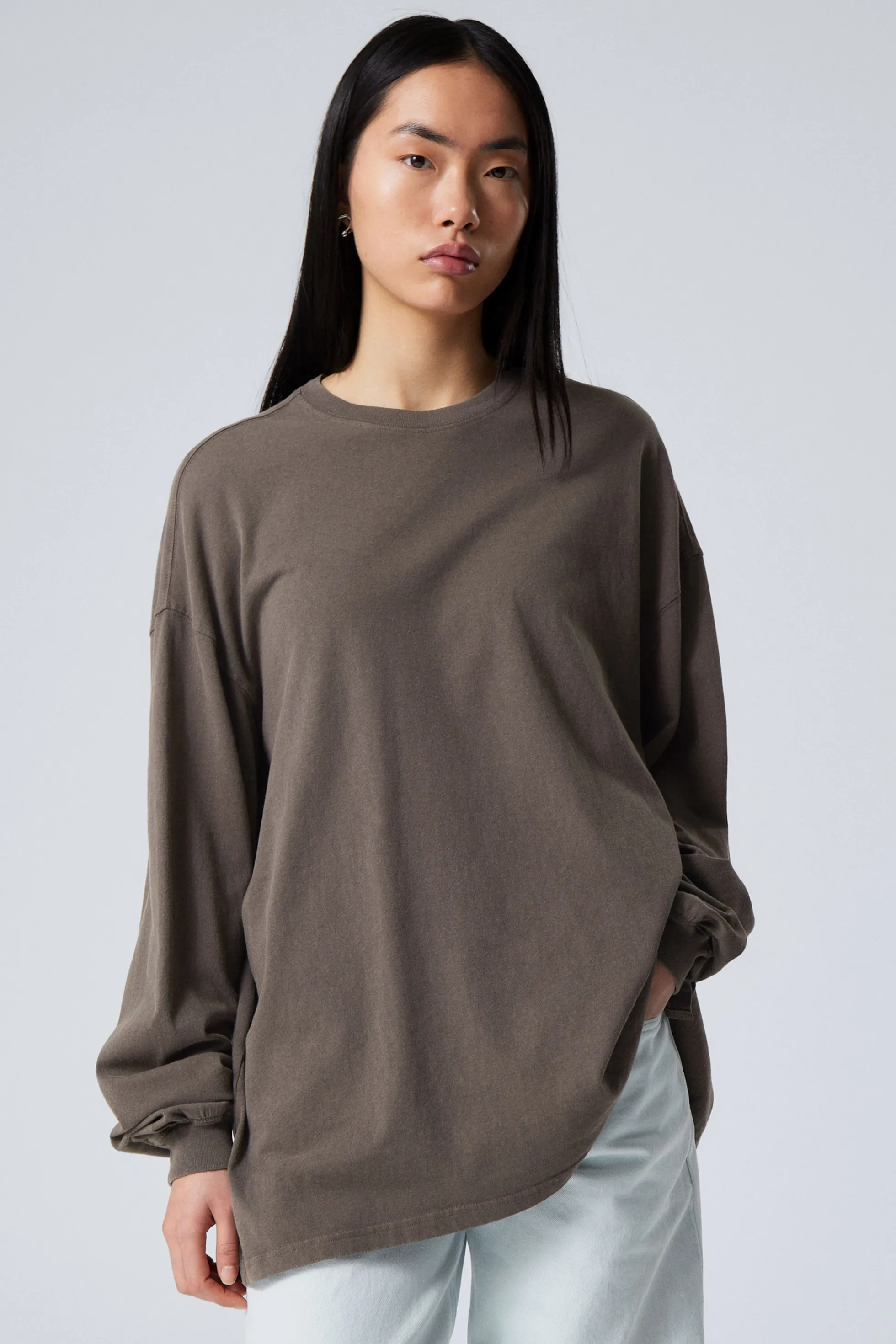 Weekday OVERSIZED T-SHIRT MET LANGE MOUWEN>DAMES Basics | Tops