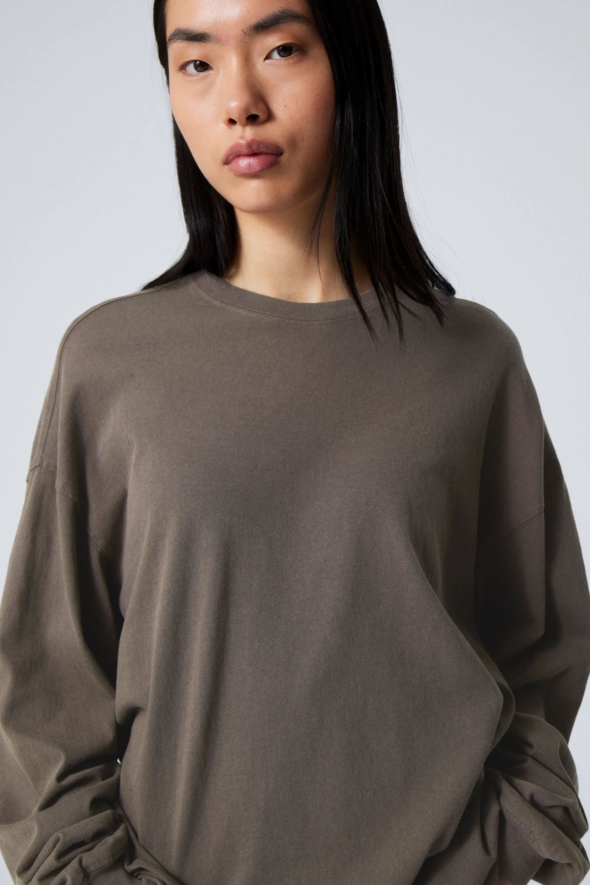 Weekday OVERSIZED T-SHIRT MET LANGE MOUWEN>DAMES Basics | Tops