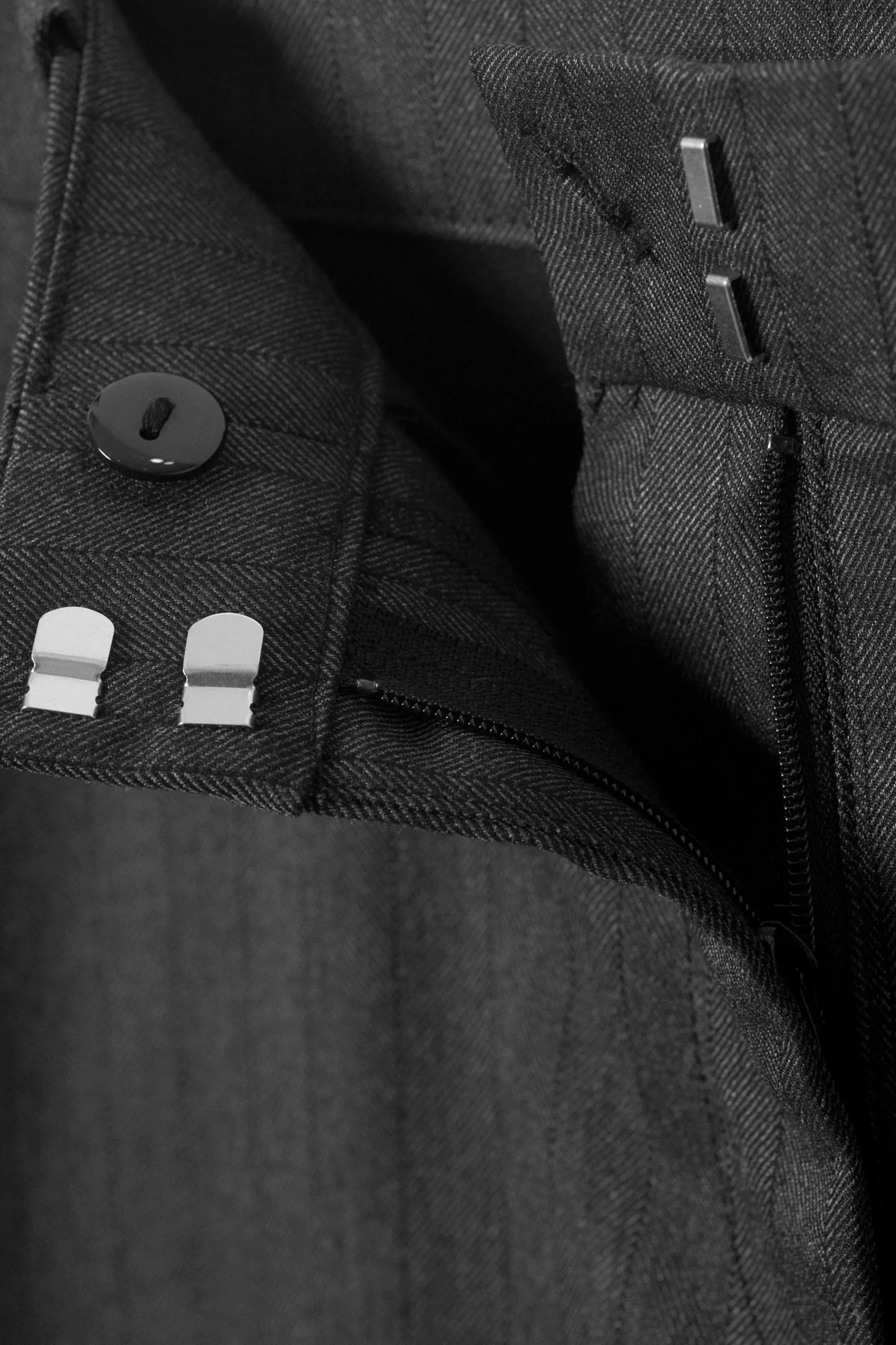 Weekday PANTALON MET LAGE TAILLE IN RUIMVALLENDE PASVORM>DAMES Broeken