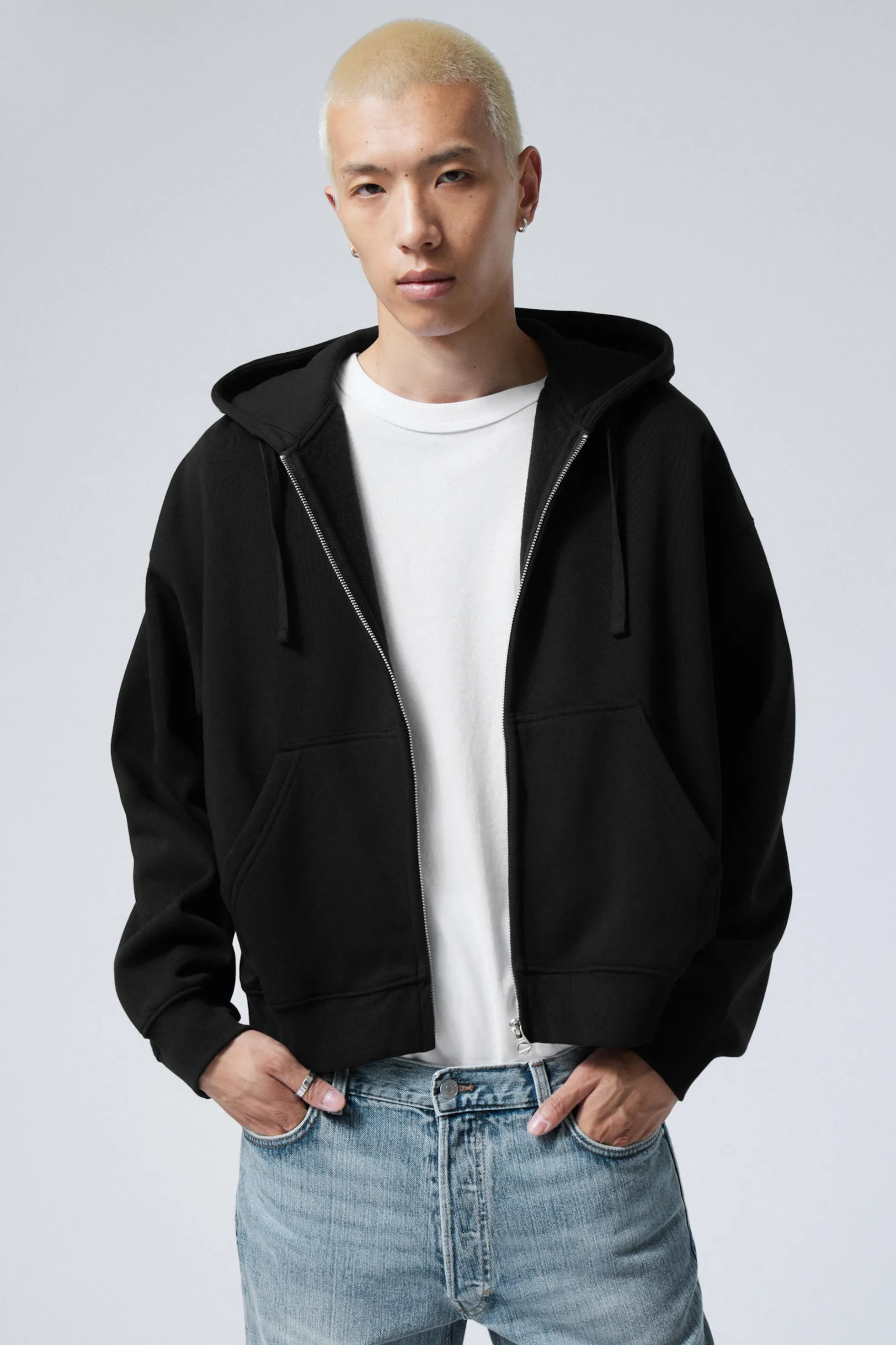 Weekday RECHTE MIDDELZWARE HOODIE MET RITS>Heren Basics | Hoodies