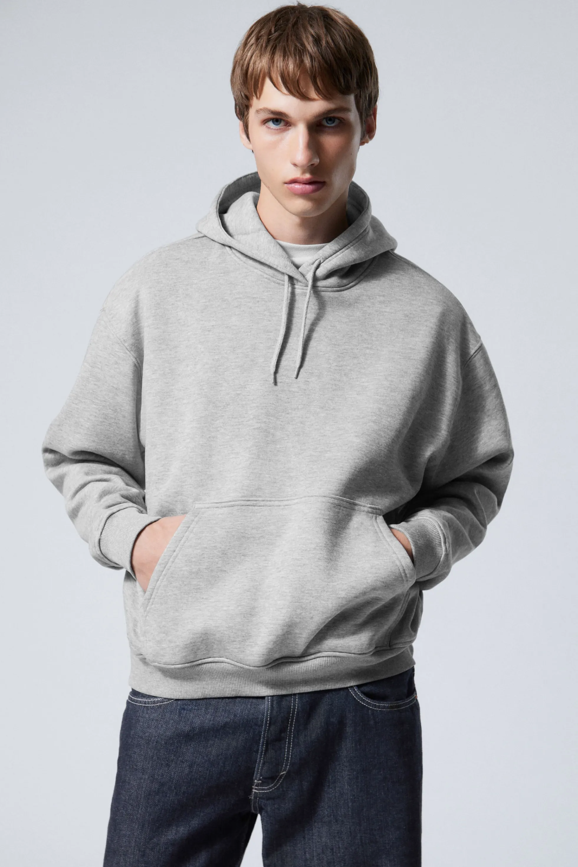 Weekday RUIMVALLENDE ZWARE HOODIE>Heren Basics | Hoodies