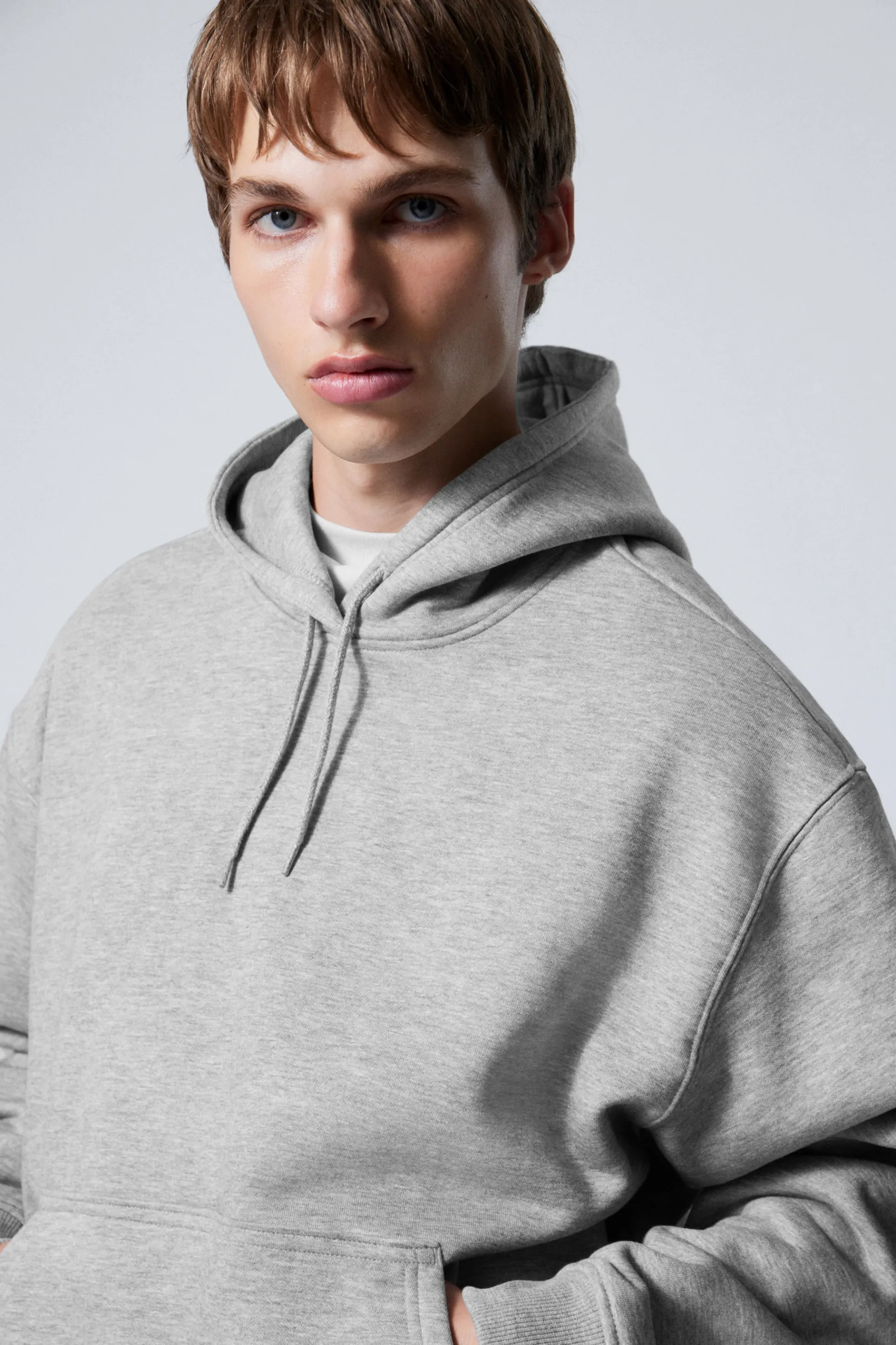 Weekday RUIMVALLENDE ZWARE HOODIE>Heren Basics | Hoodies