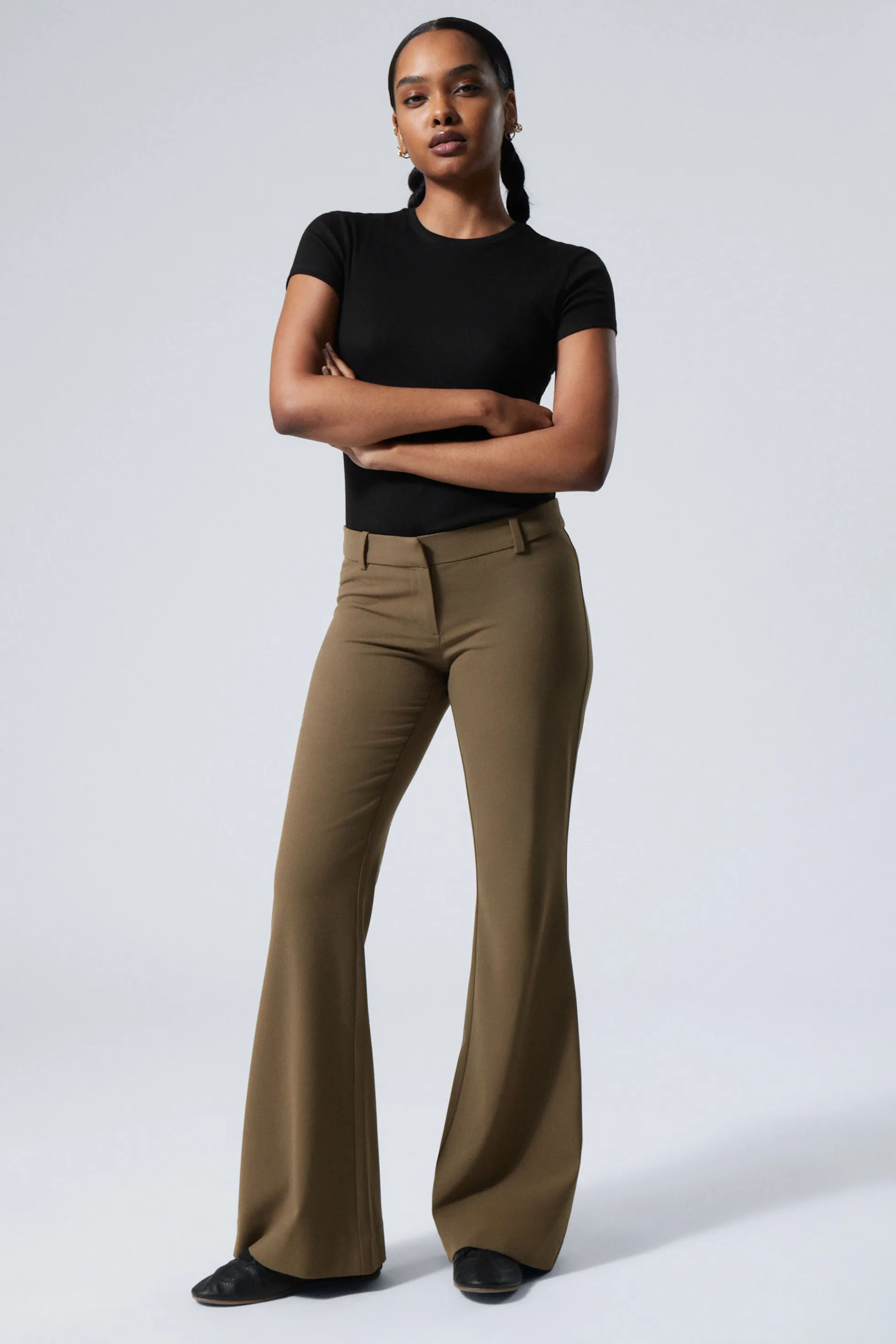 Weekday WIJD UITLOPENDE SLIM FIT PANTALON MET LAGE TAILLE>DAMES Broeken