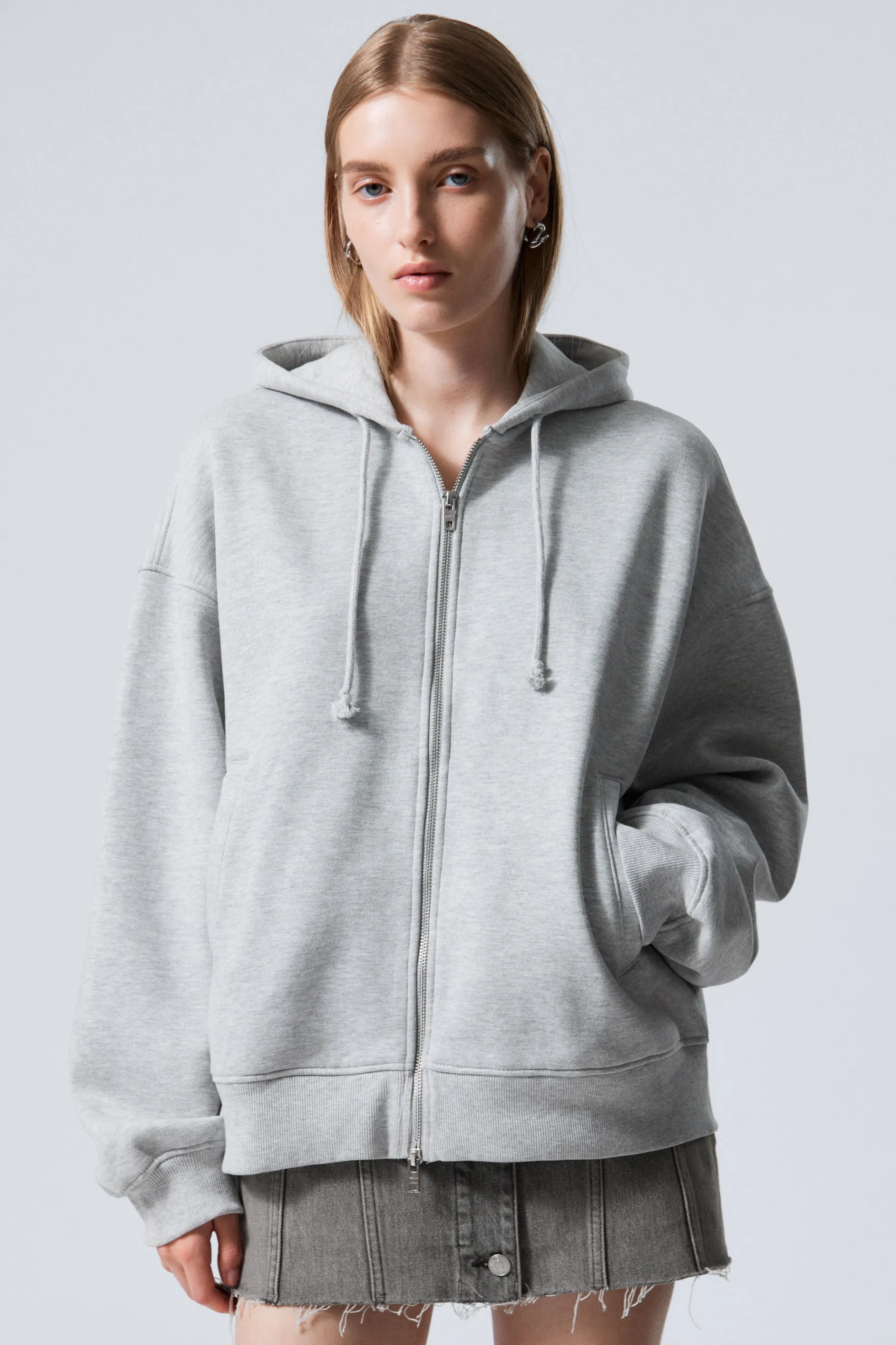 Weekday ZWARE HOODIE MET BOXY PASVORM EN RITS>DAMES Hoodies | Basics